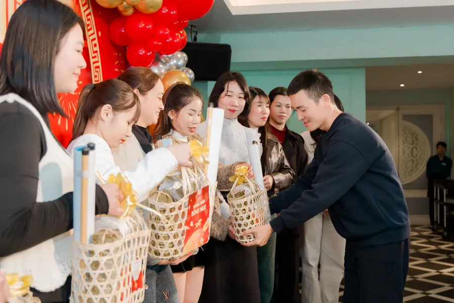 Ban lãnh đạo và nhân viên Onosfactory